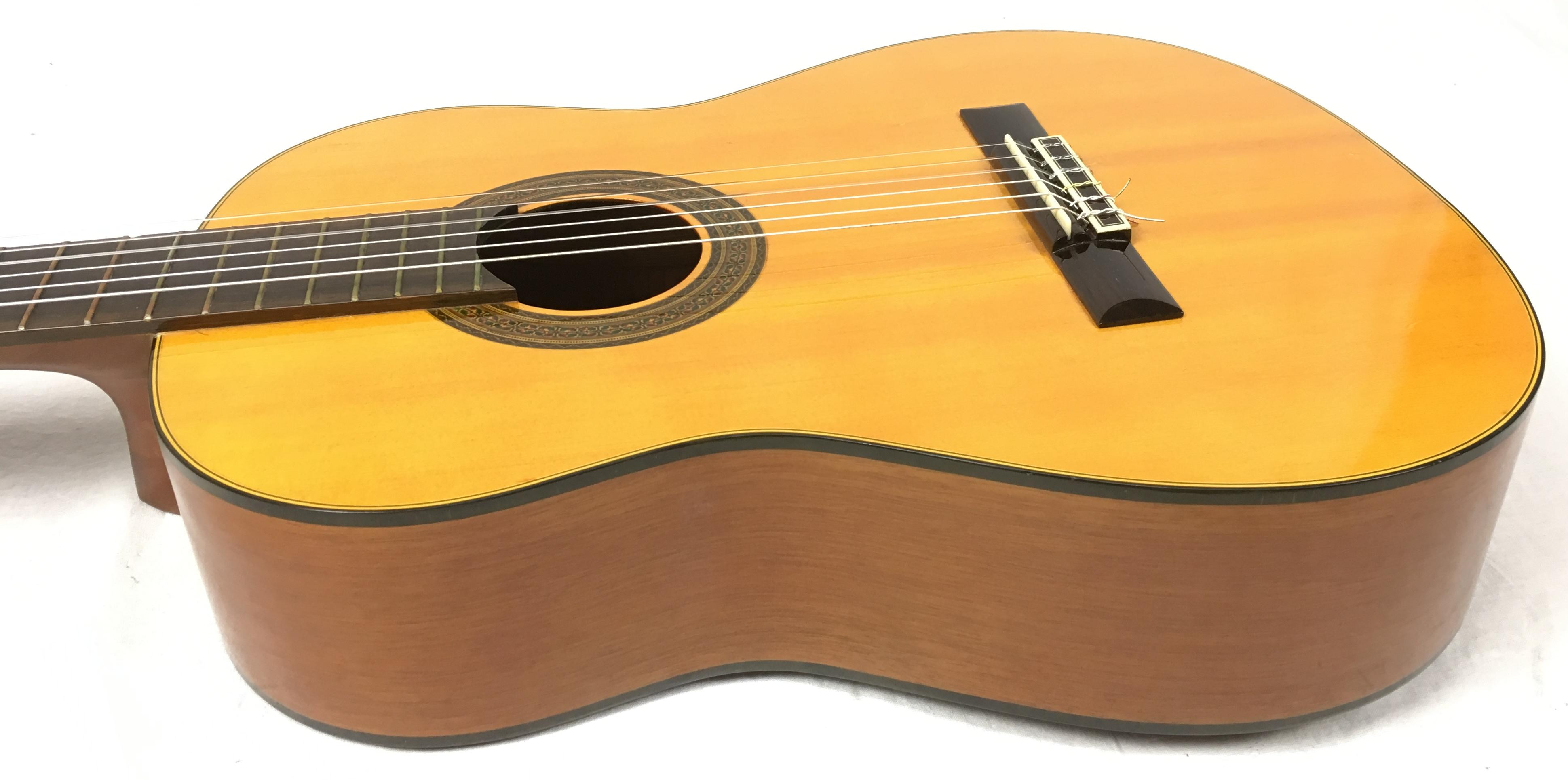 Aria ak 200 classical guitar deals