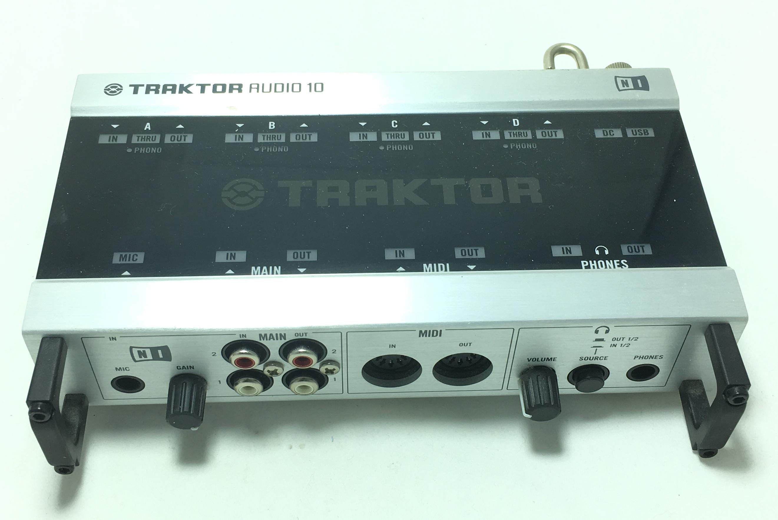 Native Instruments Traktor Scratch A10 + Vinili | Schede