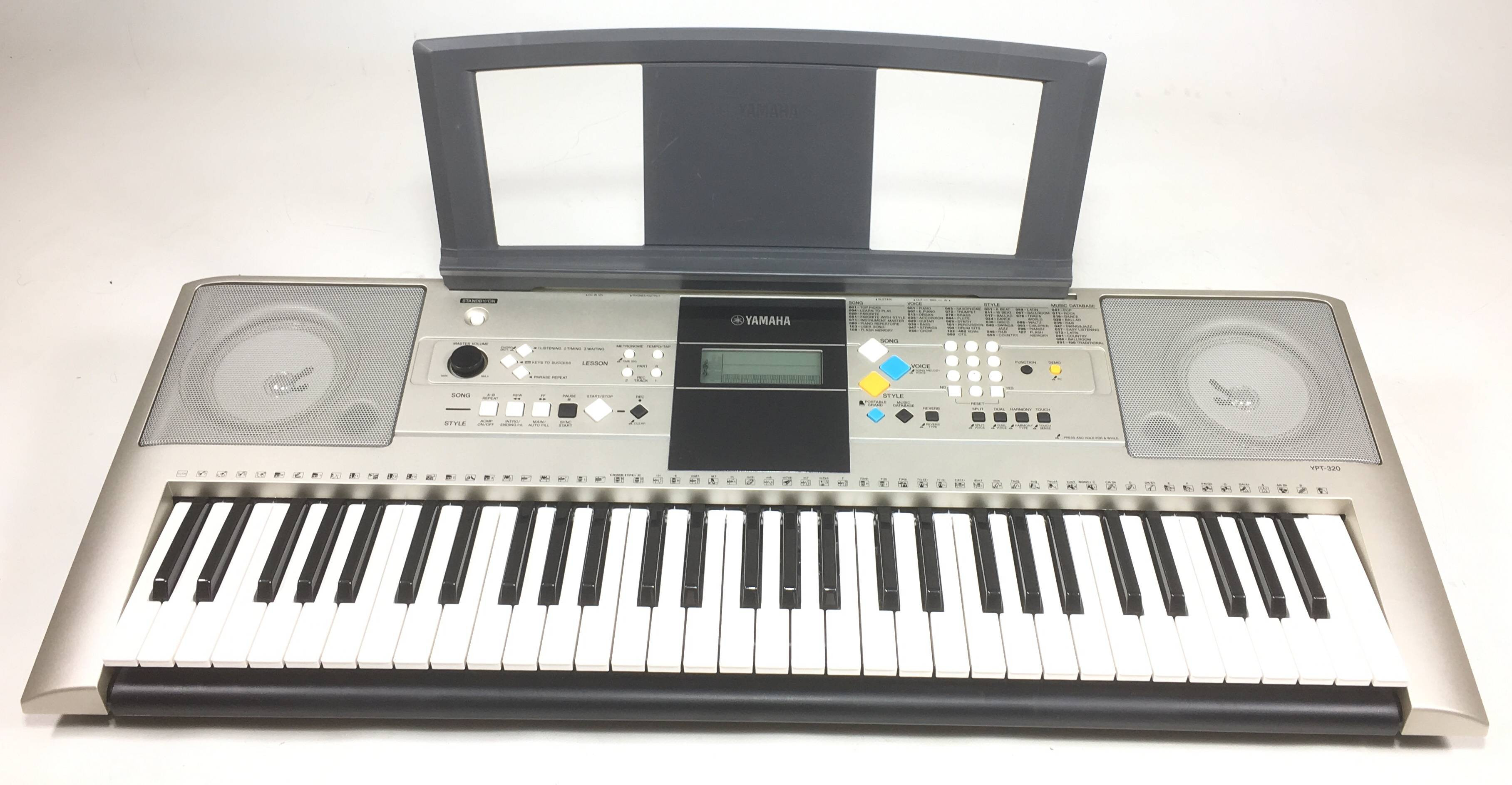 Yamaha YPT 320 Tastiera dinamica 61 tasti con custodia 