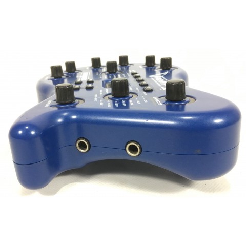 Behringer V-Amp II con footswitch | Effetti Behringer