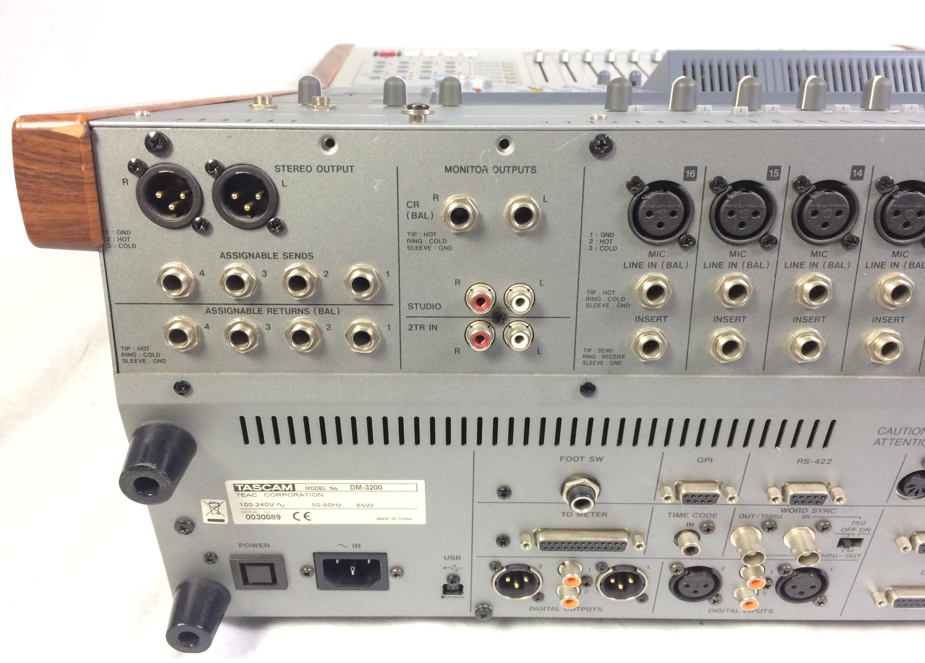 TASCAM DM-3200 + MU-1000 + IF-FW/DMmkII Tascam DM3200 + IF FW MKII