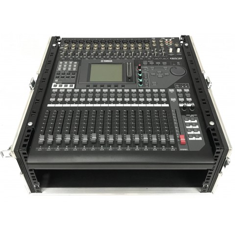 Yamaha 01V96i mixer digitale con flight case