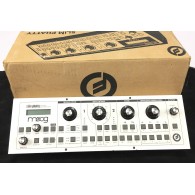 Moog Slim Phatty White