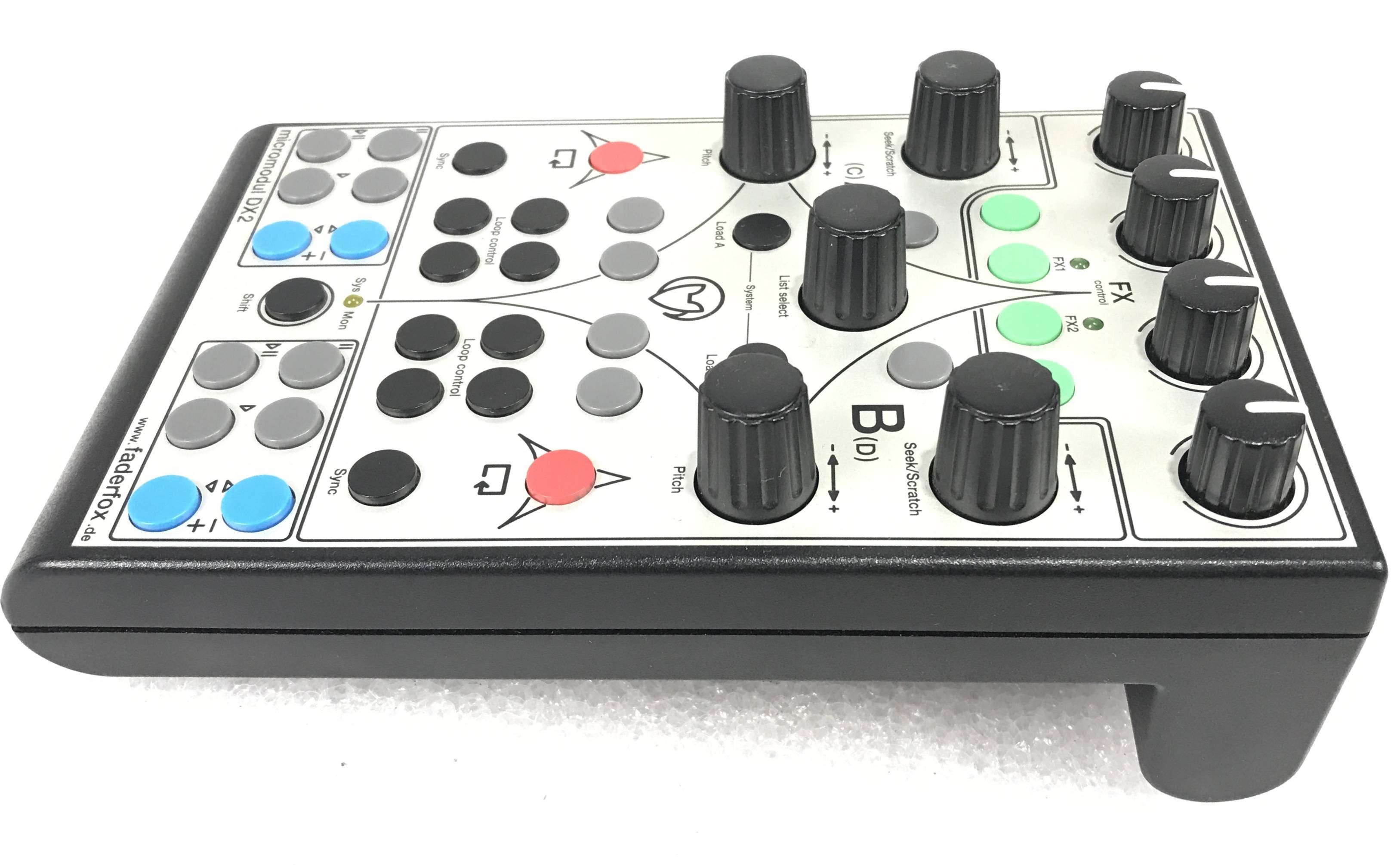 faderfox micromodul DX2&DJ2 MIDIコントローラー DX2 front 2.jpg