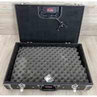 Gator GW-GIGBOXJR Portapedali e reggi chitarra triplo