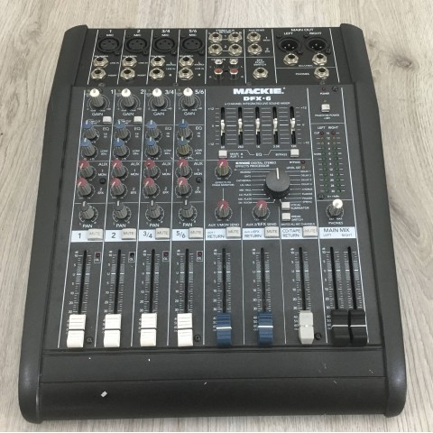 Mackie DFX-6