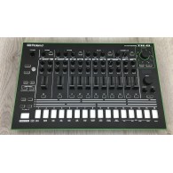 Roland TR-8 Rhytm Performer Aira