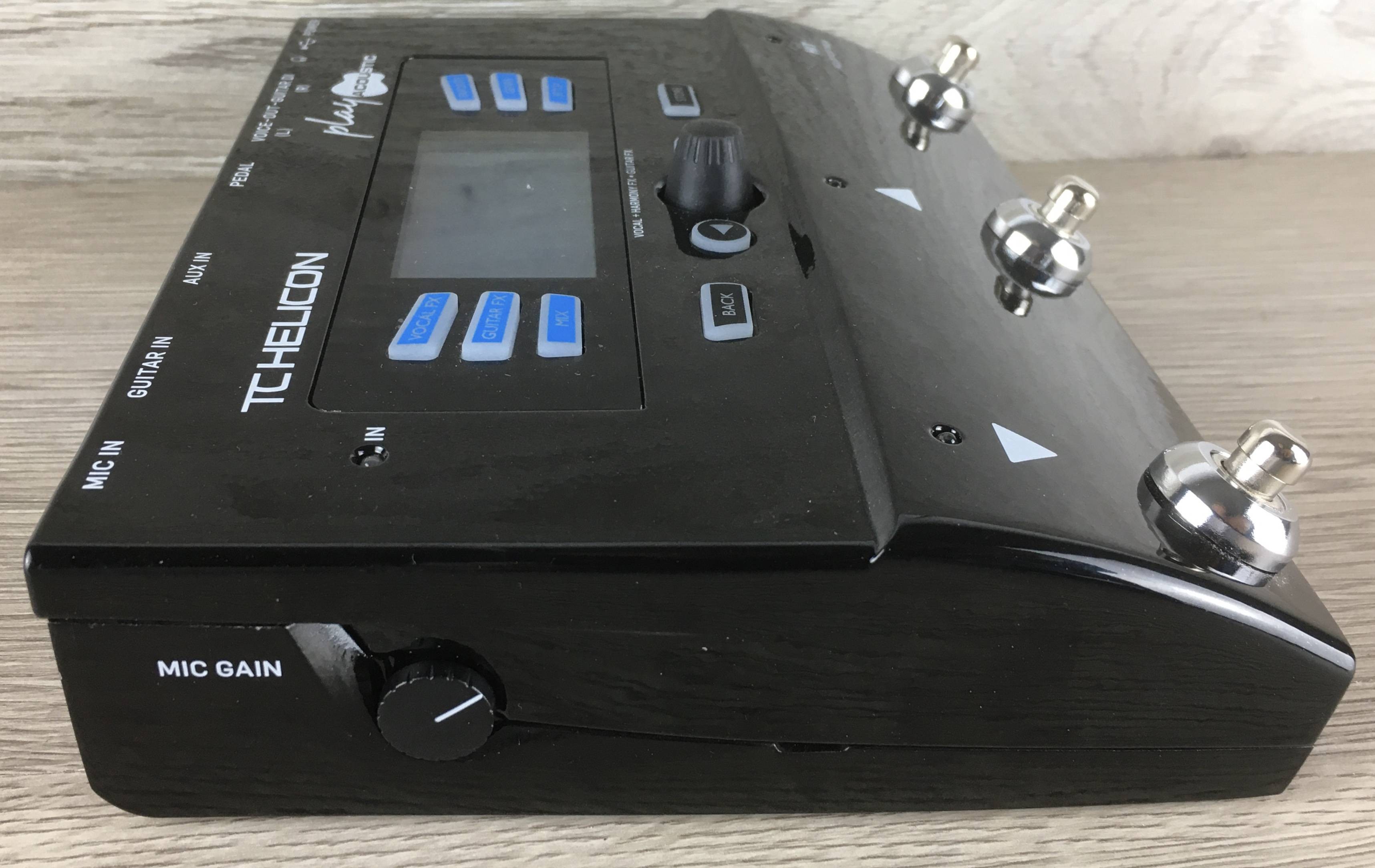 Tc-helicon Voicelive Play Acoustic Vs Boss Ve-8 Tc Helicon Voicelive Play Acoustic | Effetti e Processori Tc Helicon
