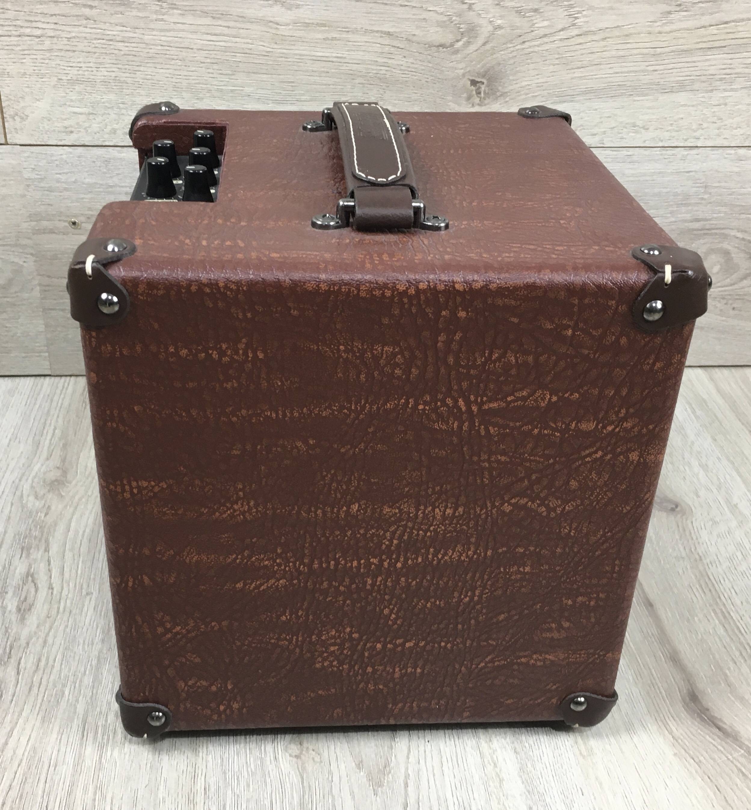 Amplificatore chitarra DV Mark Markacoustic AC801P