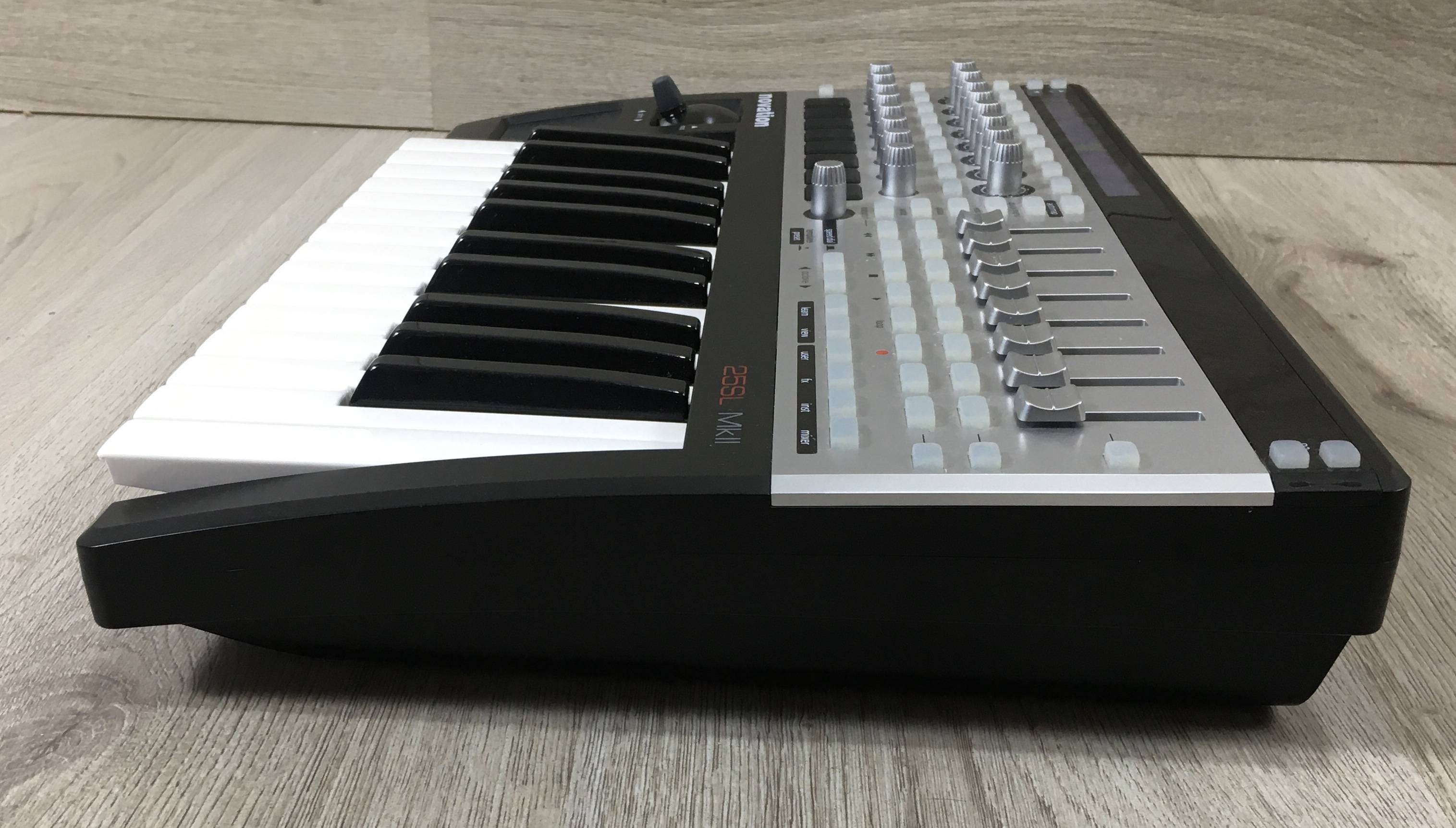 DTM・DAW Novation 25sl mk2 Novation 25SL MKII | Master e