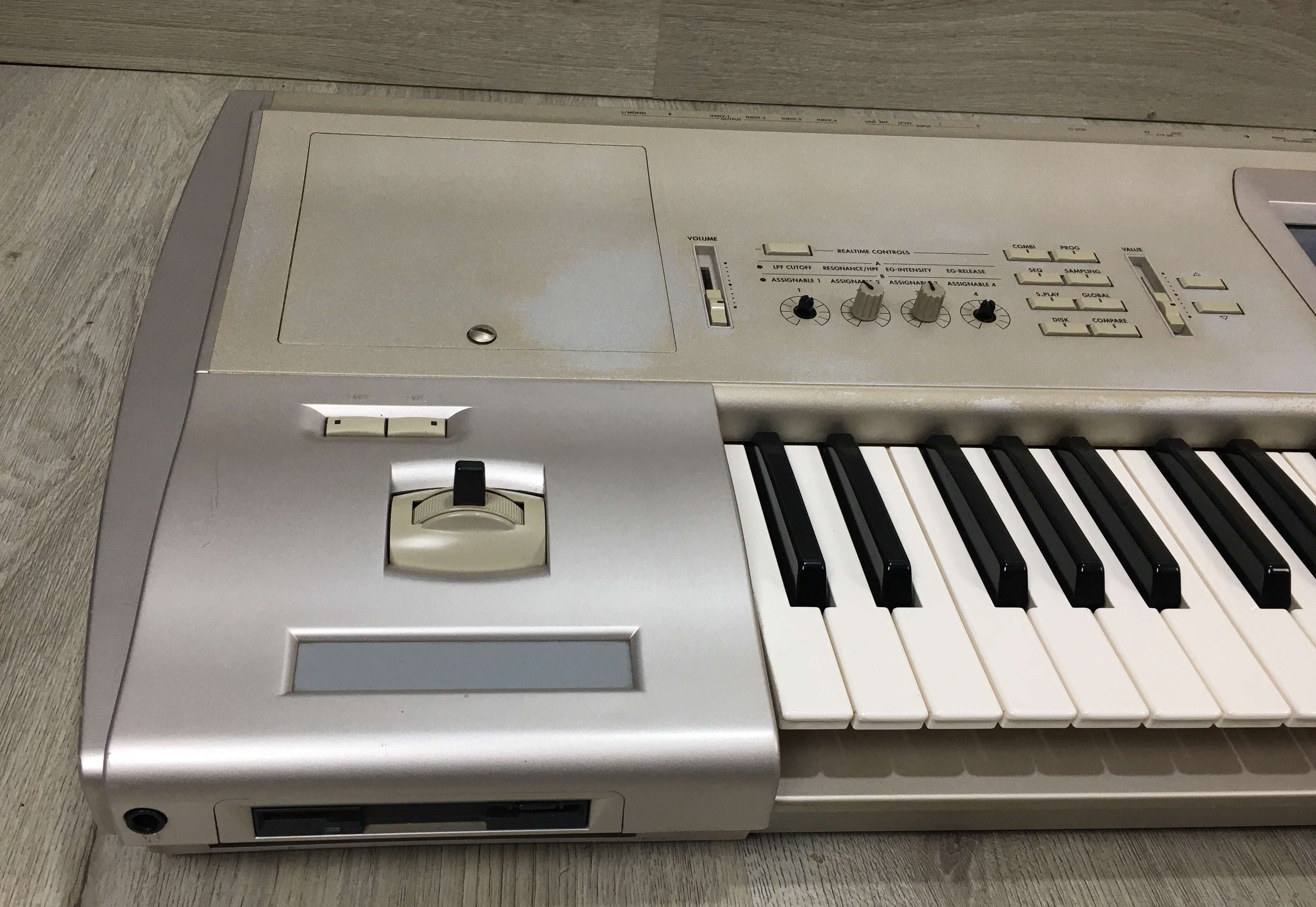 Korg Triton Studio 61 | Sintetizzatori Korg