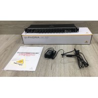 Behringer U-phoria UMC 1820