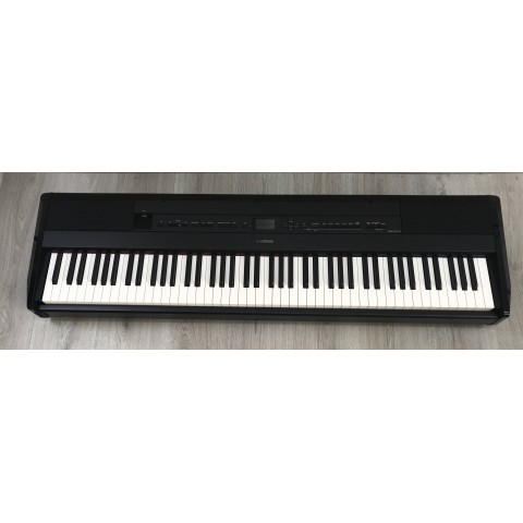 Yamaha P-525 B